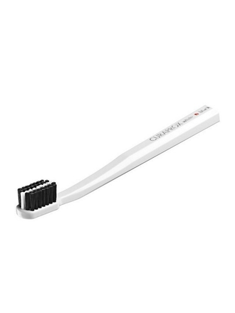 Набор из отбеливающей зубной пасты White Is Black 90 мл и зубной щетки CS Ultra soft 5460 белая Curaprox